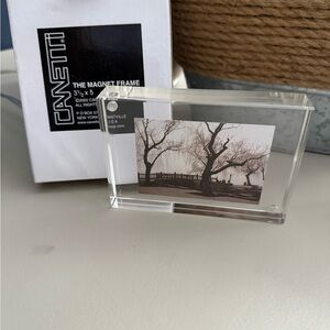 Clear Acrylic Magnetic Frame